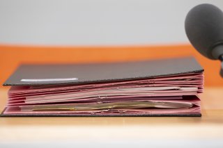 Le canton de Genève envoie deux courriers aux seniors afin qu'ils puissent préparer au mieux leur retraite (photo prétexte). KEYSTONE/ANTHONY ANEX